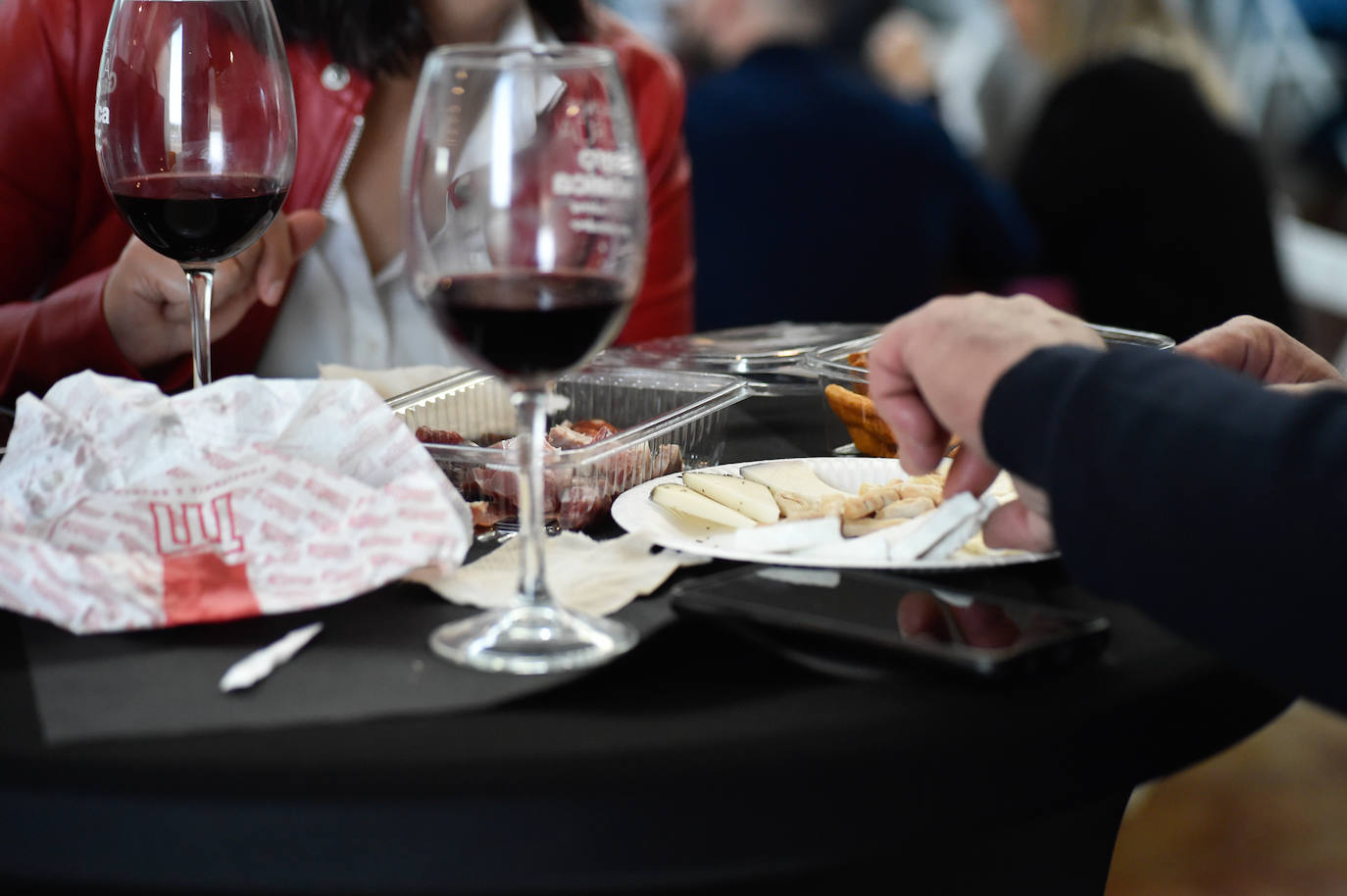 Asistentes al evento culinario organizado por LA VERDAD disfrutando de la jornada. 