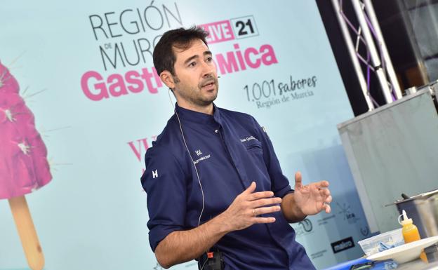 Juan Guillamón del restaurante AlmaMater durante su ponencia. 