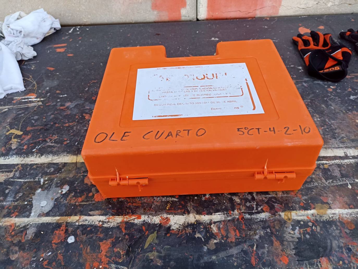 Fotos: El rescate de los tripulantes del catamarán hundido en Cartagena