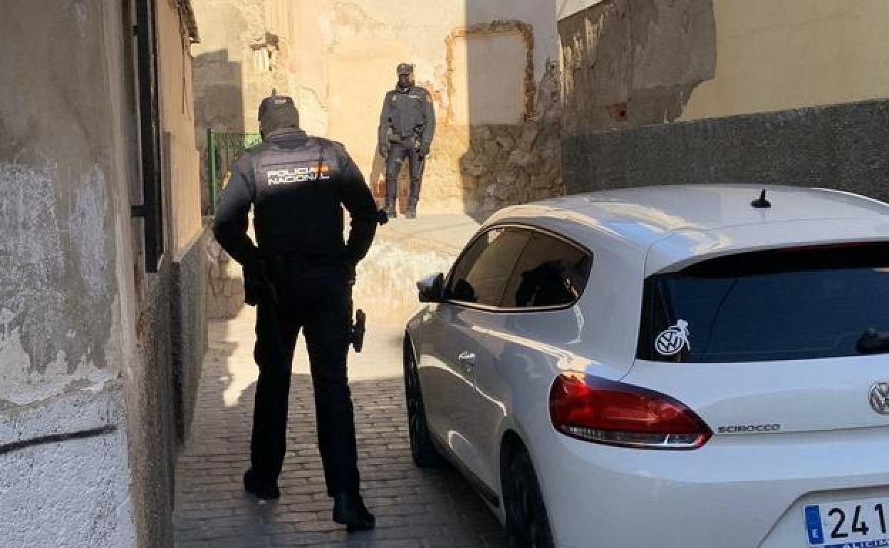 Dos agentes de la Polícia Nacional, en una imagen de archivo.