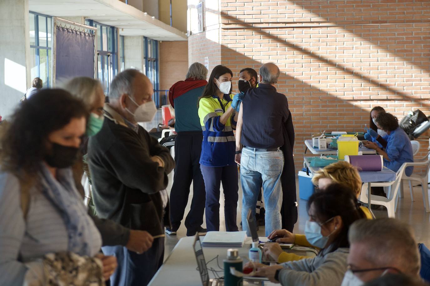 Fotos: Dosisde refuerzo a los inmunizados con Janssen en Murcia