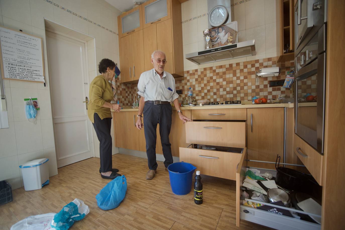 Fotos: Los últimos vecinos de la Orilla de la Vía se despiden de sus hogares