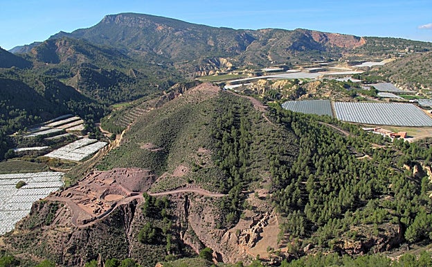 Si el cambio genético fue provocado por grupos migratorios del norte y centro de la Península Ibérica o por el deterioro climático que afectó al Mediterráneo oriental hacia el año 2200 ANE es la pregunta del millón», afirma el Roberto Risch, de la UAB. 