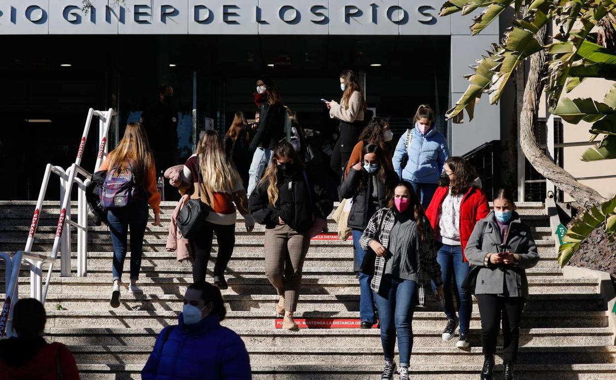 Estudiantes en el campus de Espinardo en una imagen de archivo. 