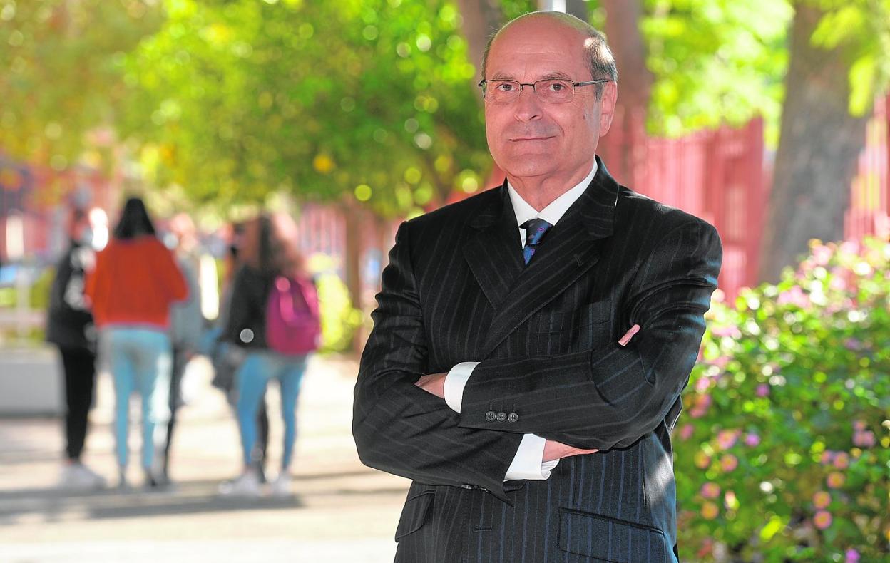 Bartolomé Llor, director del Servicio Externo de Ciencias y Técnicas Forenses (Secytef) de la UMU. 