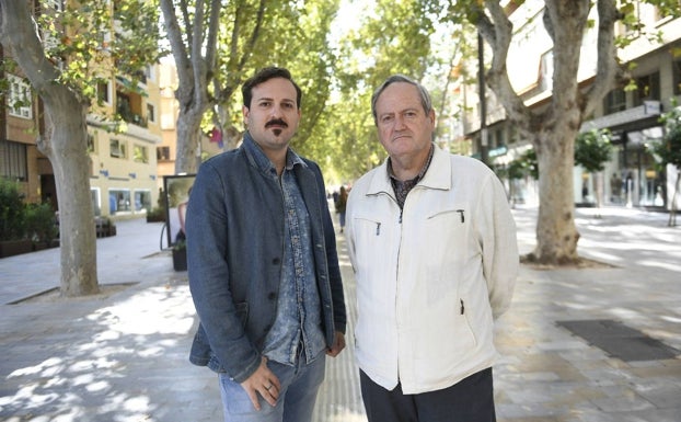 José López Almagro, director y productor del documental, y su padre, el académico Juan Antonio López Delgado, en Alfonso X. 