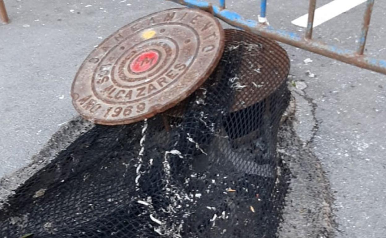 a de las redes instalada en un alcantarillado de Los Alcázares. 