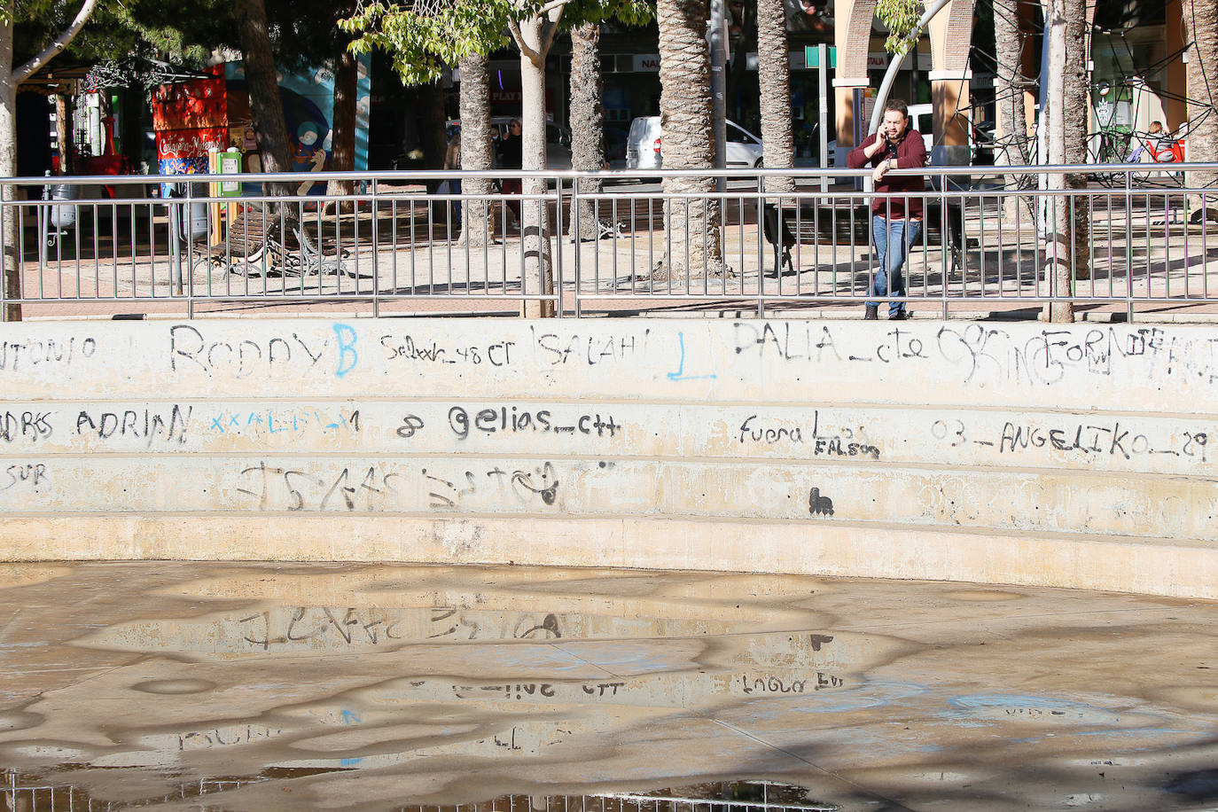 Fotos: Desperfectos de la Plaza Juan XXIII de Cartagena