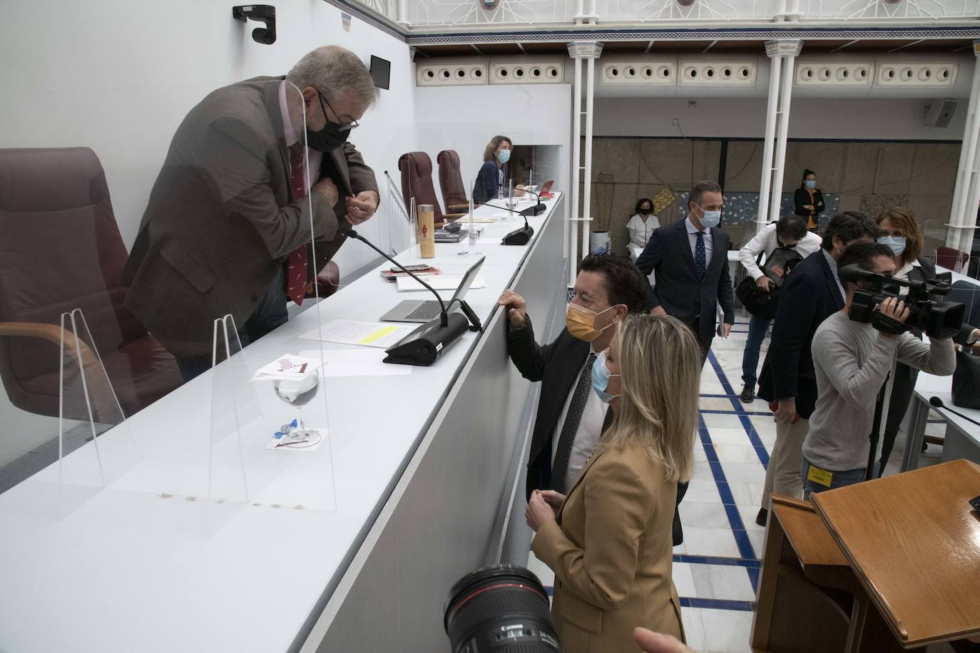 Fotos: PSOE y Ciudadanos se alían para poner coto al transfuguismo en el Estatuto