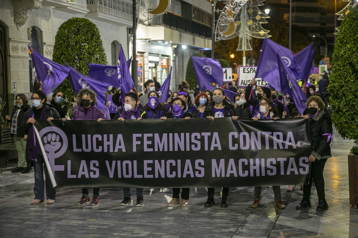 Fotos: Cartagena denuncia en la calle el machismo que mata a las mujeres