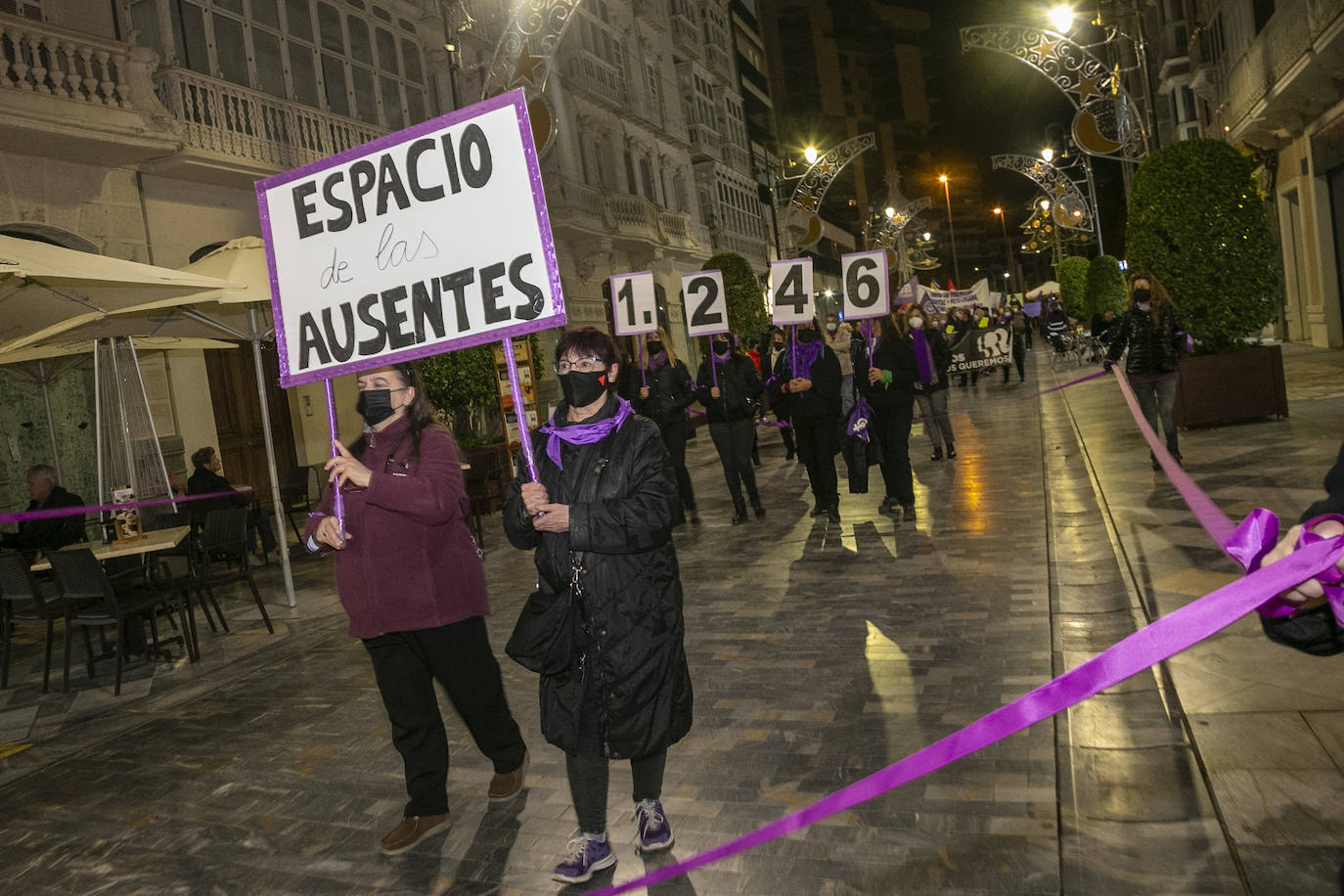 Fotos: Cartagena denuncia en la calle el machismo que mata a las mujeres