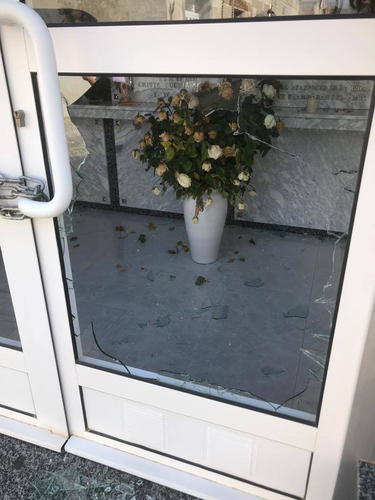 Fotos: Destrozan puertas y ventanas de 40 panteones en el cementerio de Javalí Nuevo