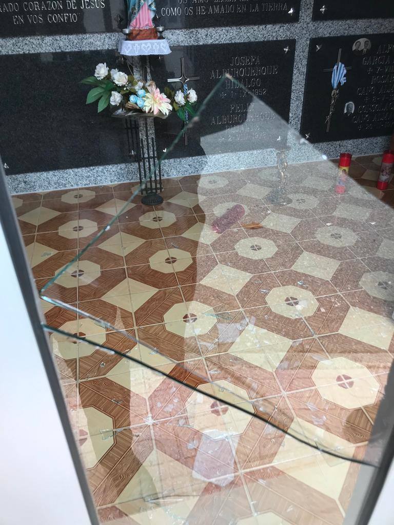 Fotos: Destrozan puertas y ventanas de 40 panteones en el cementerio de Javalí Nuevo