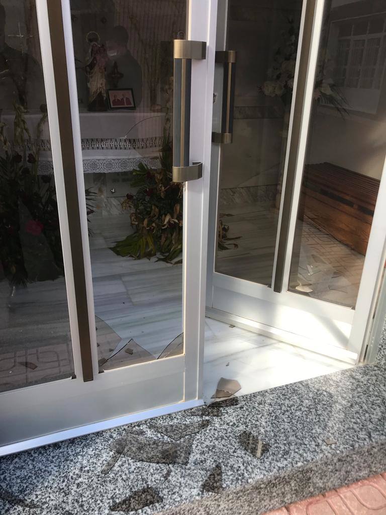 Fotos: Destrozan puertas y ventanas de 40 panteones en el cementerio de Javalí Nuevo