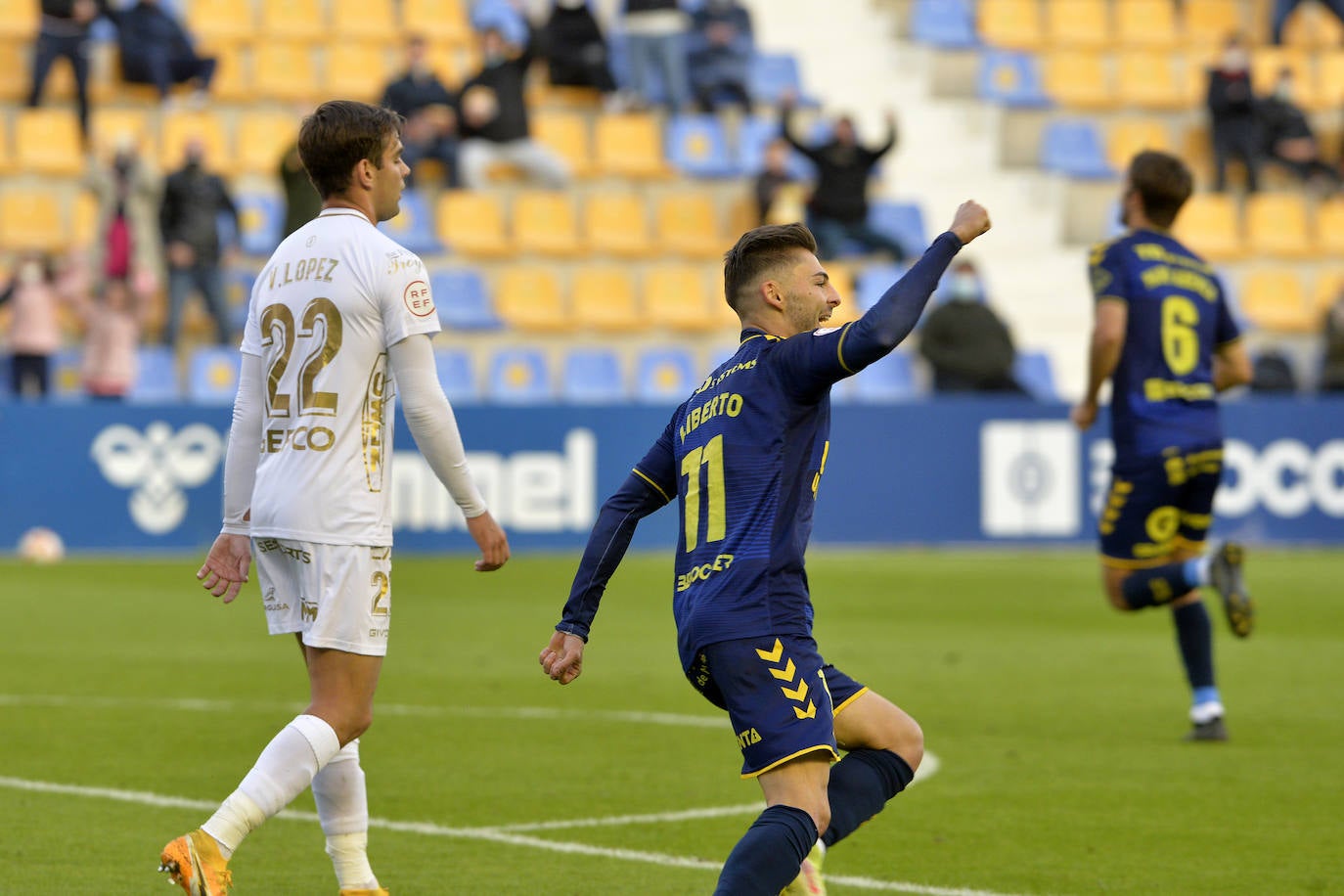 Fotos: La victoria del UCAM CF frente al Algeciras, en imágenes