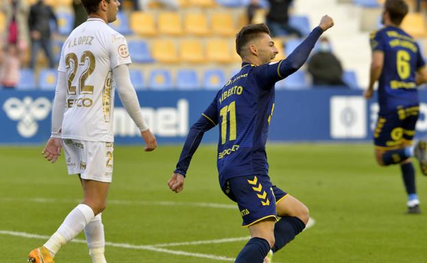 Galería. Libero celebra uno de los goles.