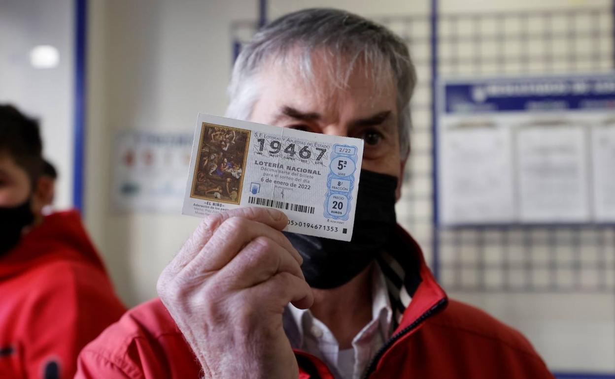 Un agraciado con el décimo del tercer premio de la Lotería del Niño 2022.