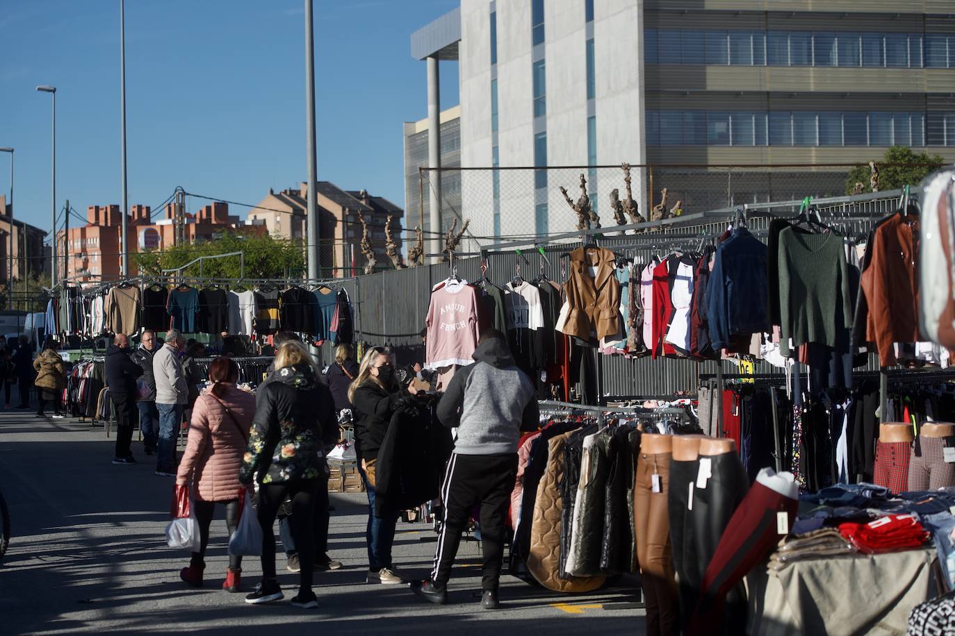 Fotos: El mercadillo dominical de Murcia se estrena junto a los juzgados