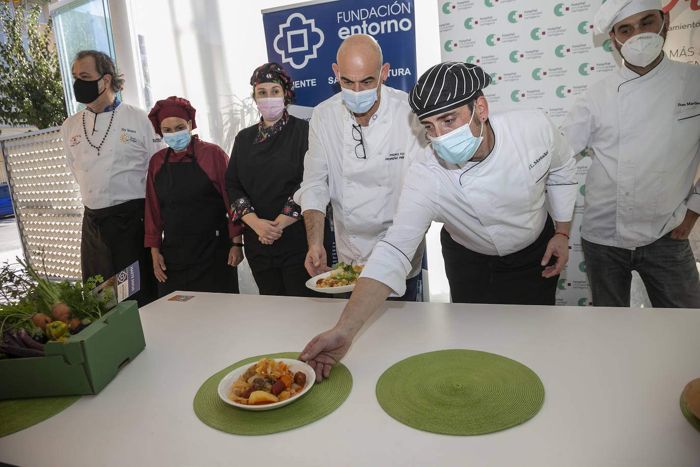 Fotos: Cocido para la mesa de Cáritas