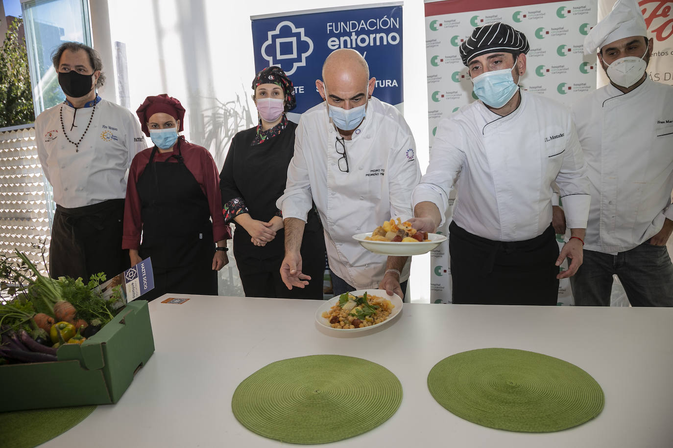 Fotos: Cocido para la mesa de Cáritas