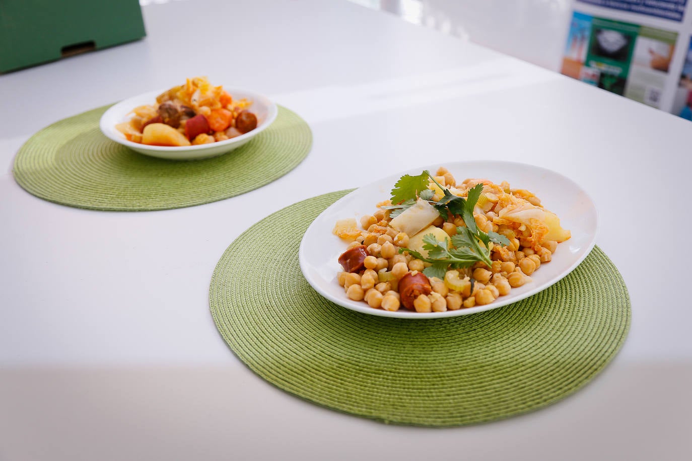 Fotos: Cocido para la mesa de Cáritas