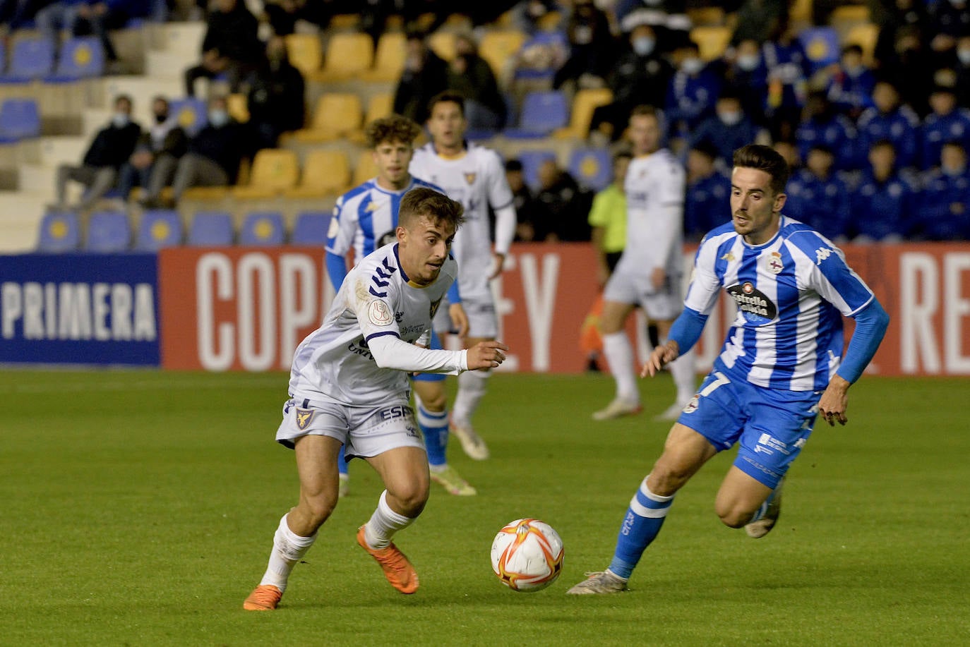 Fotos: El UCAM hace sufrir a un Deportivo letal (3-4)