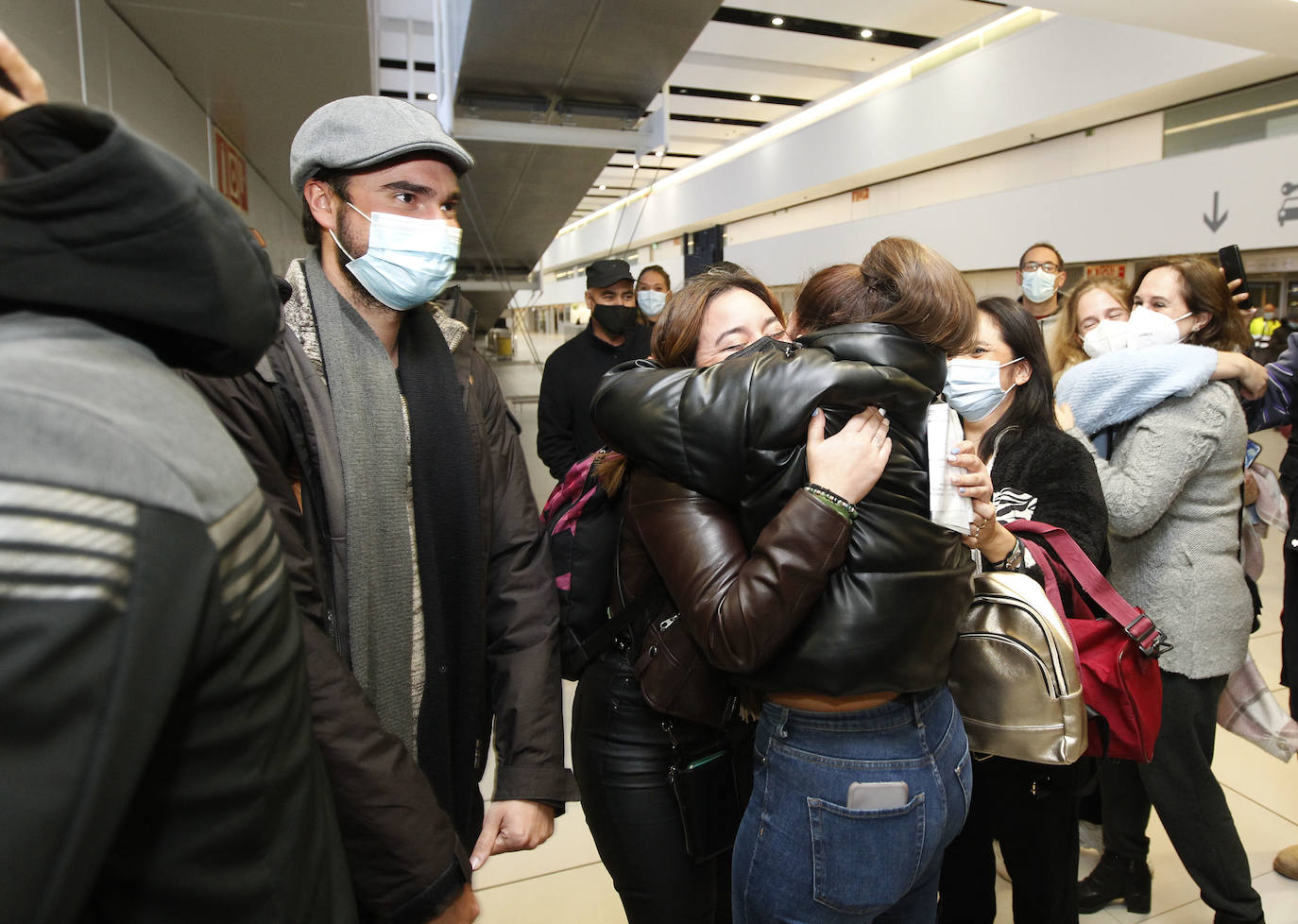 Fotos: Llegan a la Región los murcianos atrapados en Marruecos por el cierre de sus fronteras