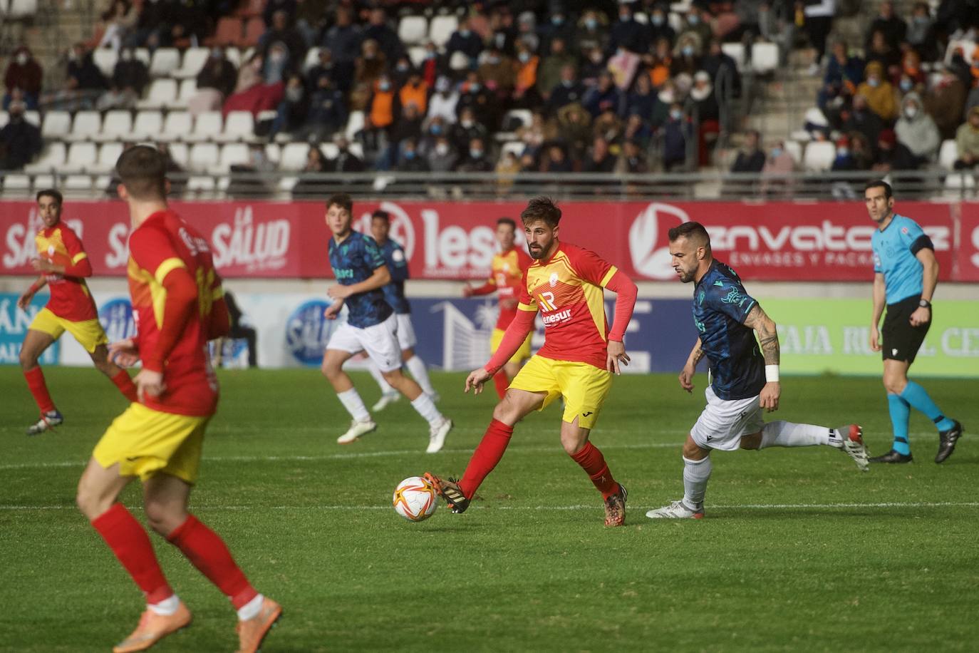 Fotos: El Cádiz no tiene piedad del Villa de Fortuna (0-7)