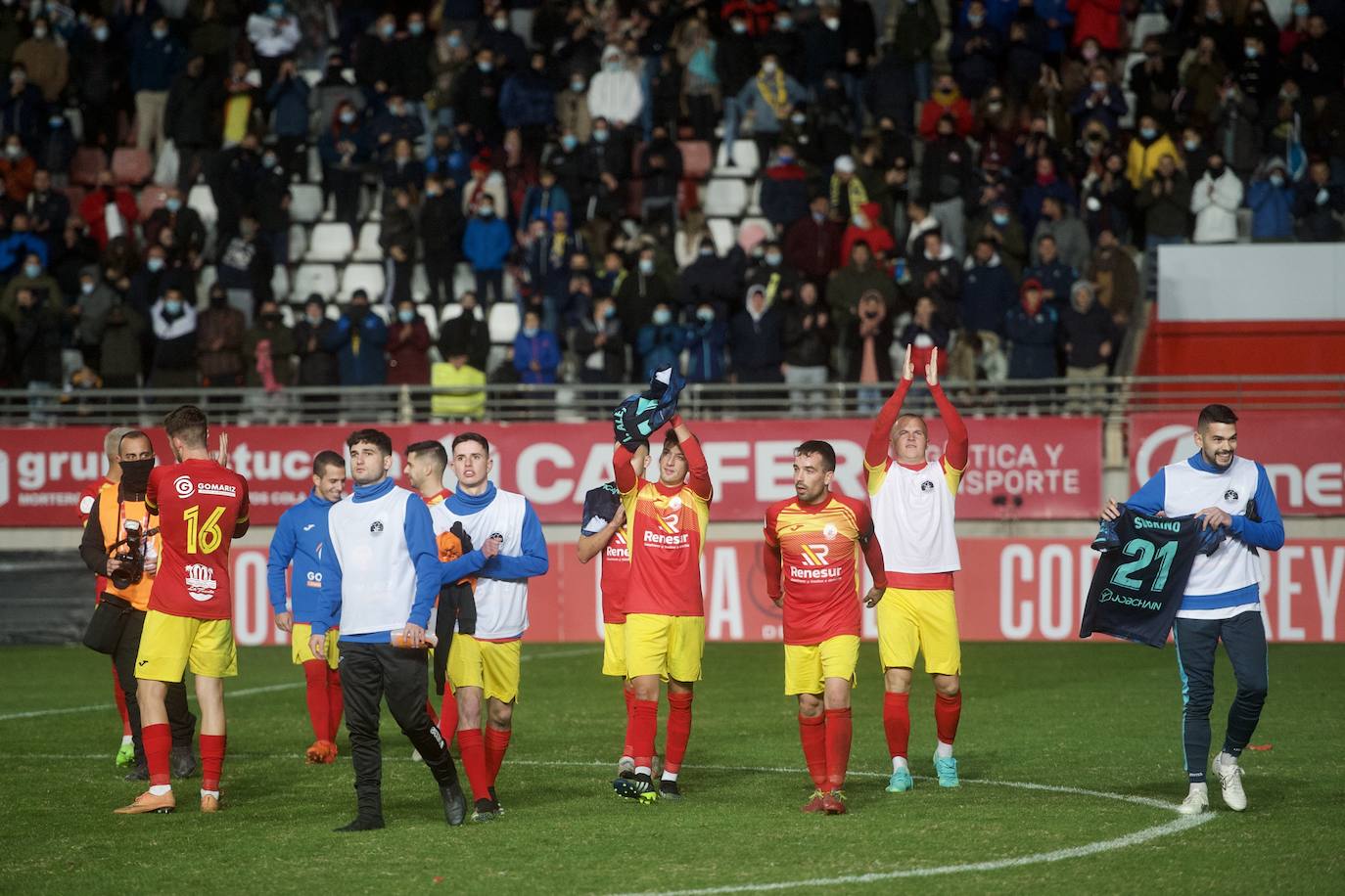 Fotos: El Cádiz no tiene piedad del Villa de Fortuna (0-7)