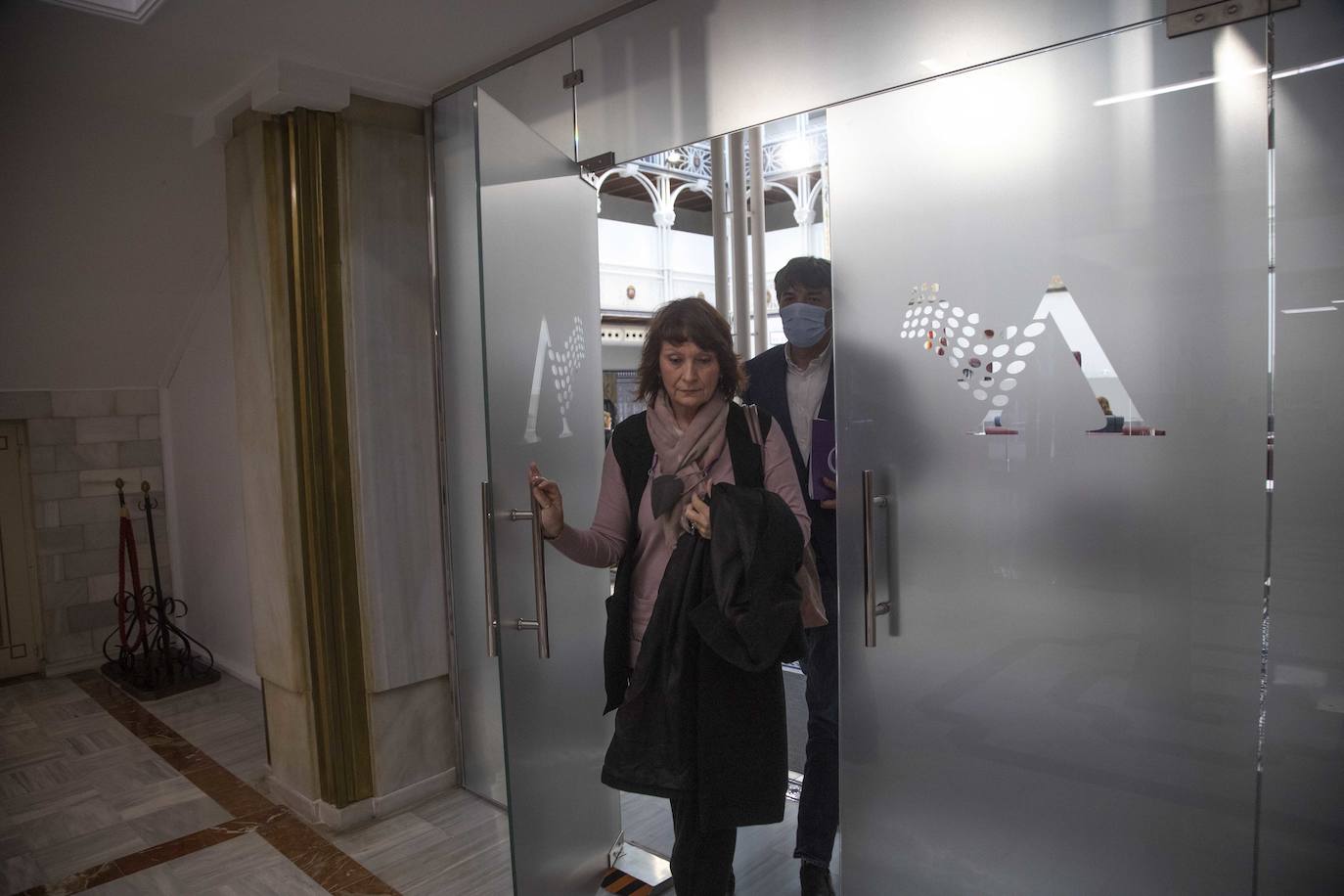 Fotos: Gobierno y oposición dinamitan el diálogo y el consenso con la retirada del Estatuto