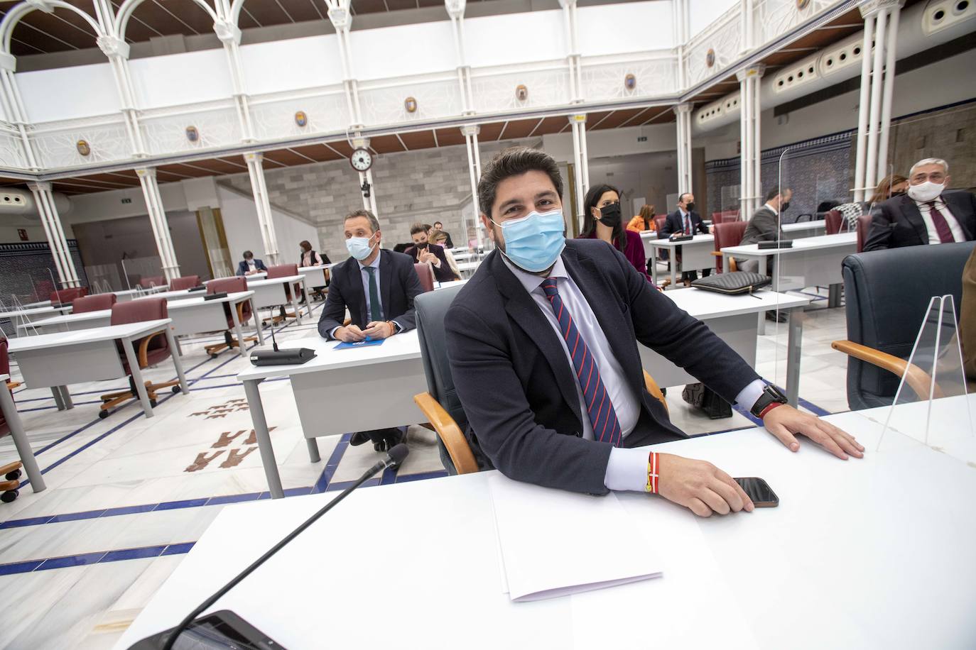 Fotos: Gobierno y oposición dinamitan el diálogo y el consenso con la retirada del Estatuto