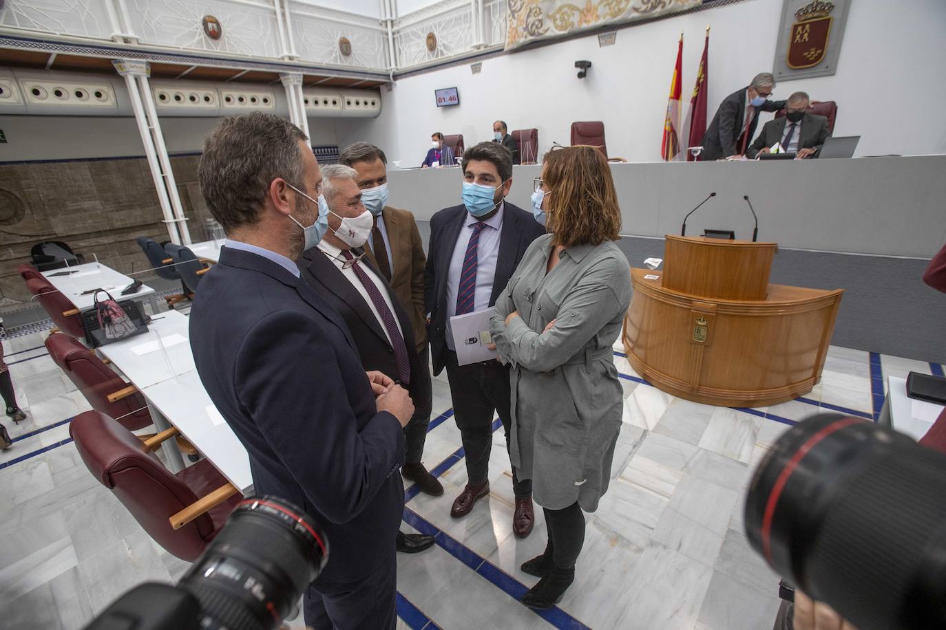 Fotos: Gobierno y oposición dinamitan el diálogo y el consenso con la retirada del Estatuto