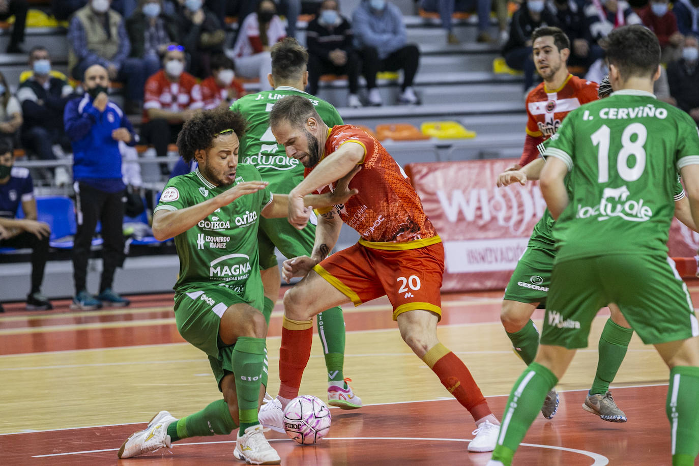 Fotos: El duelo entre Jimbee Cartagena y Osasuna Magna, en imágenes