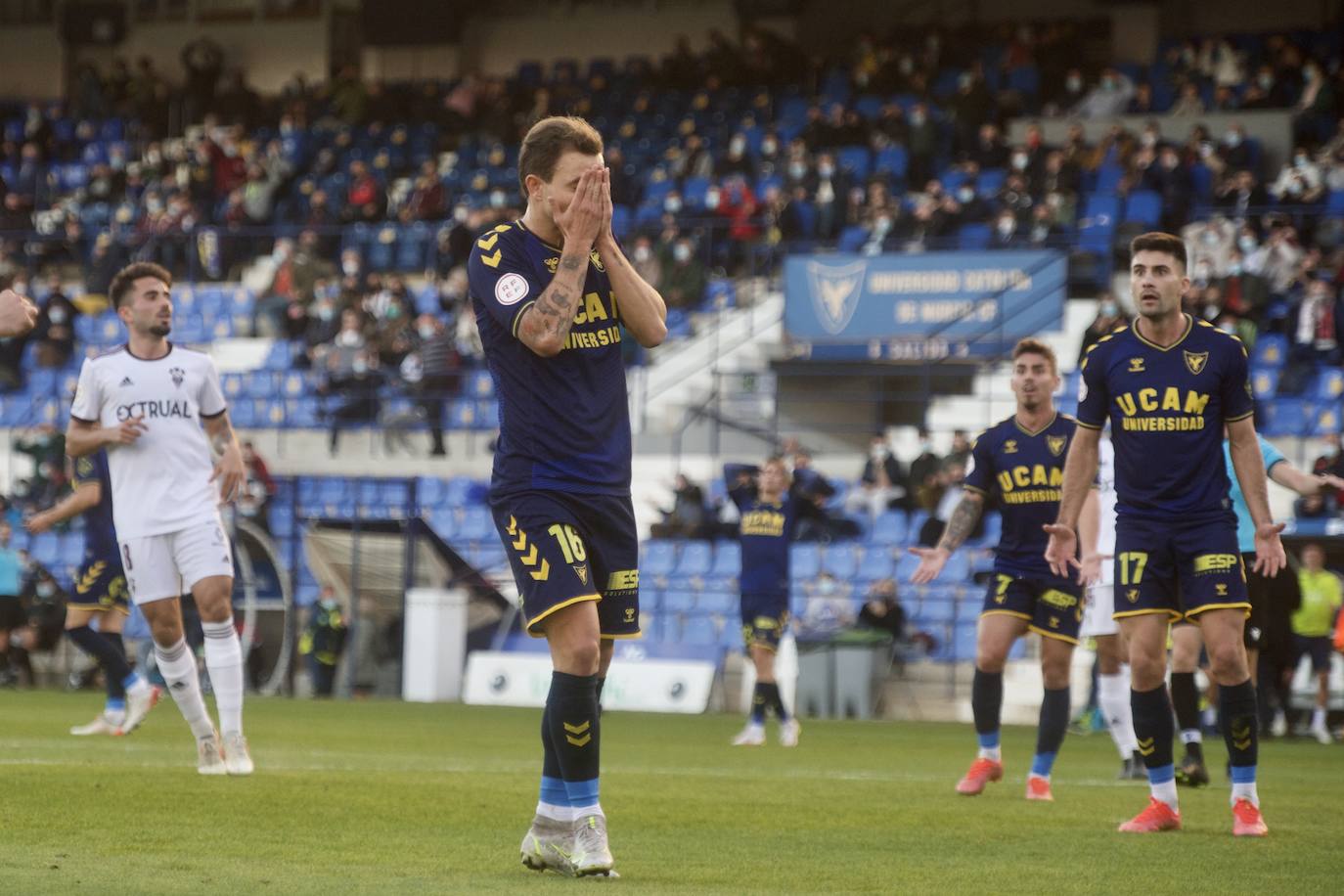 Fotos: La derrota del UCAM CF frente al Albacete Balompié, en imágenes