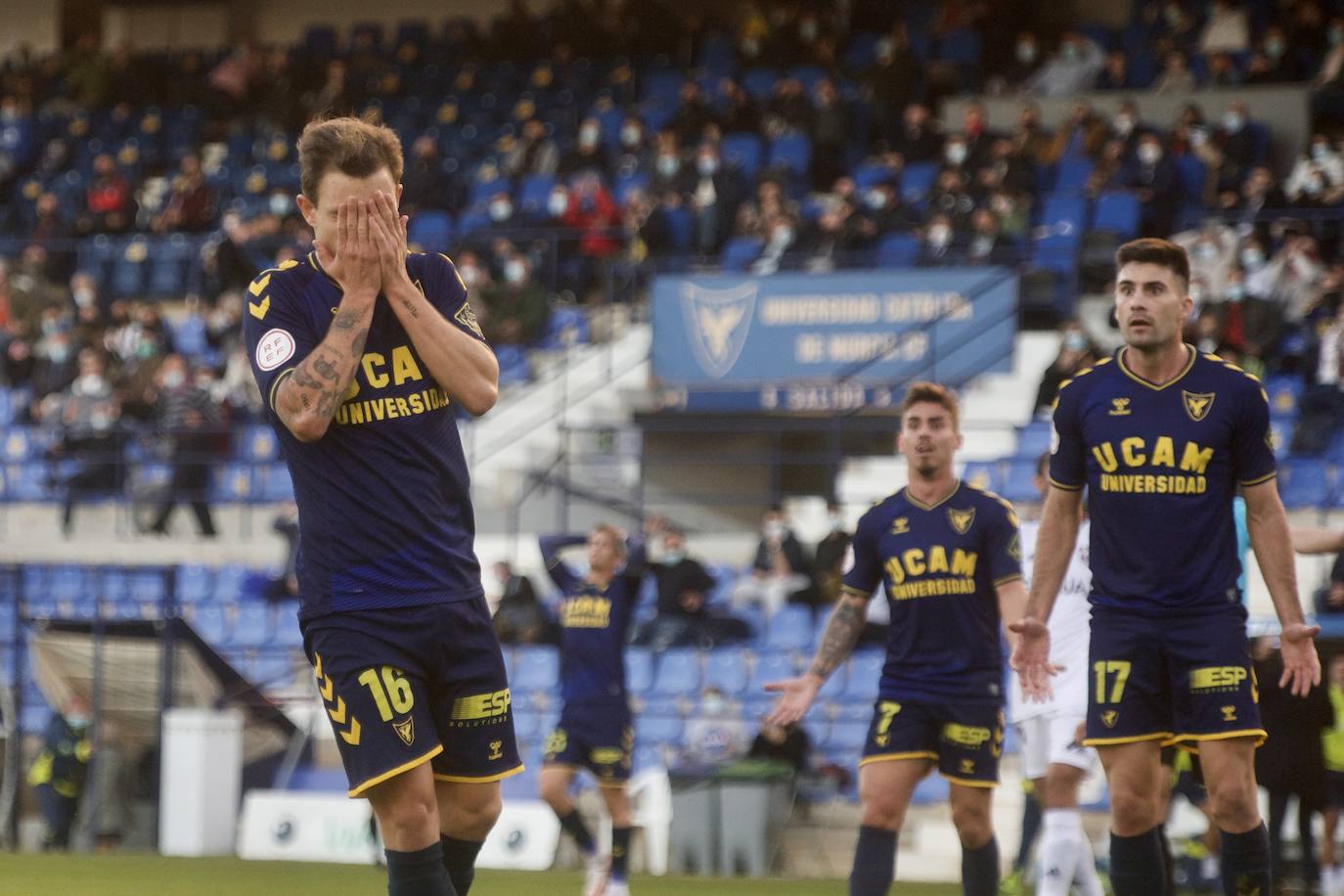 Fotos: La derrota del UCAM CF frente al Albacete Balompié, en imágenes