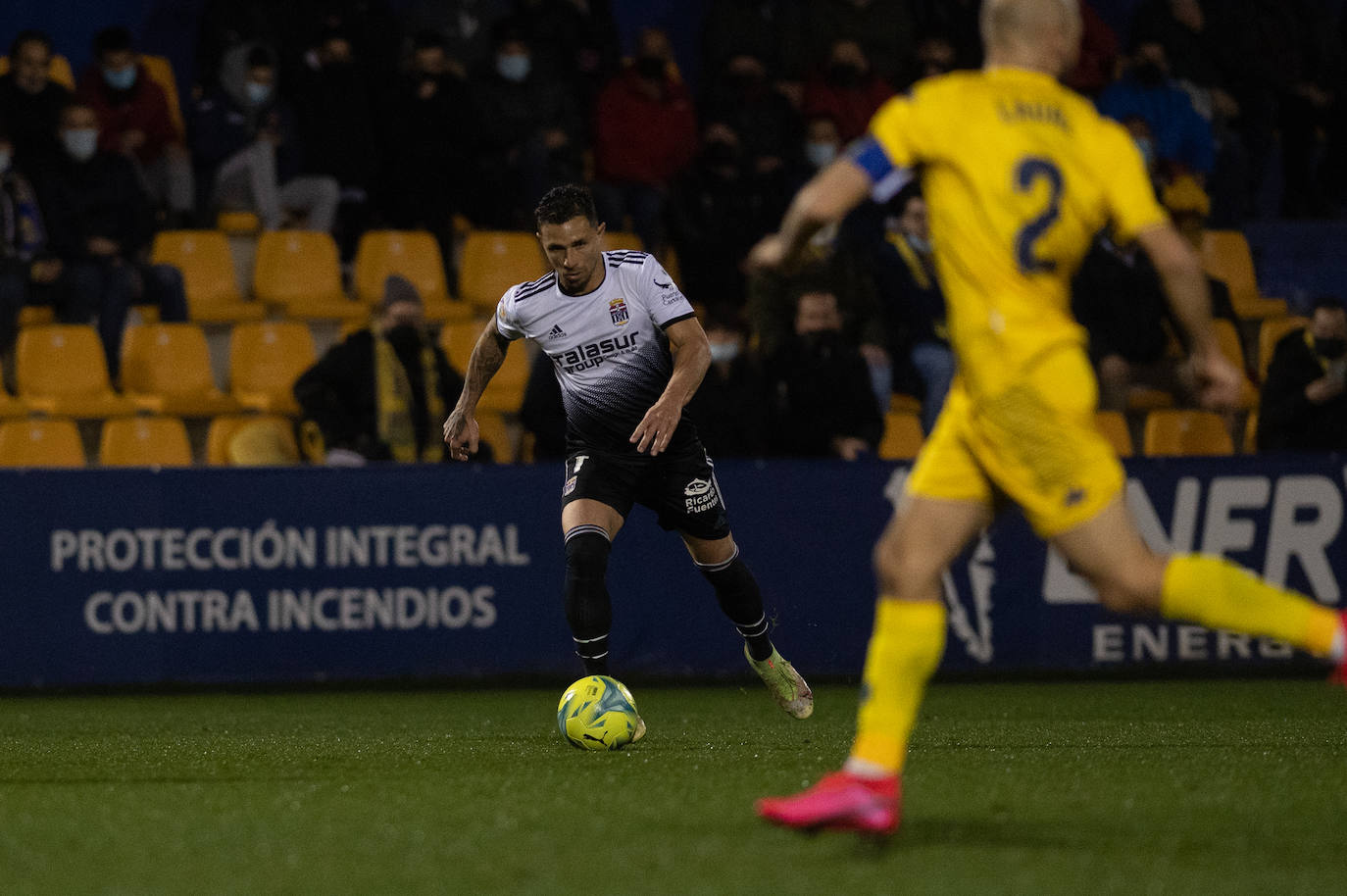 Fotos: El Cartagena también tropieza en el campo del colista