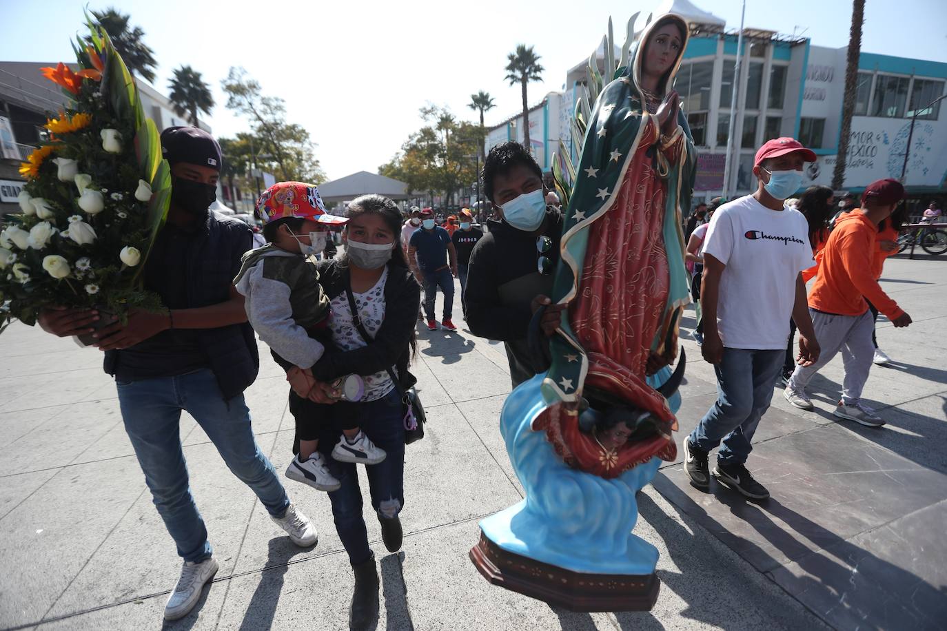 Fotos: Esperanza y medidas sanitarias para la Virgen de Guadalupe