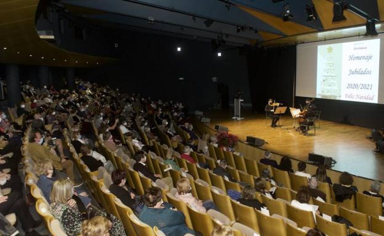 Homenaje a los profesionales que se han jubilado durante 2020 y 2021 en el area de salud I-Arrixaca.