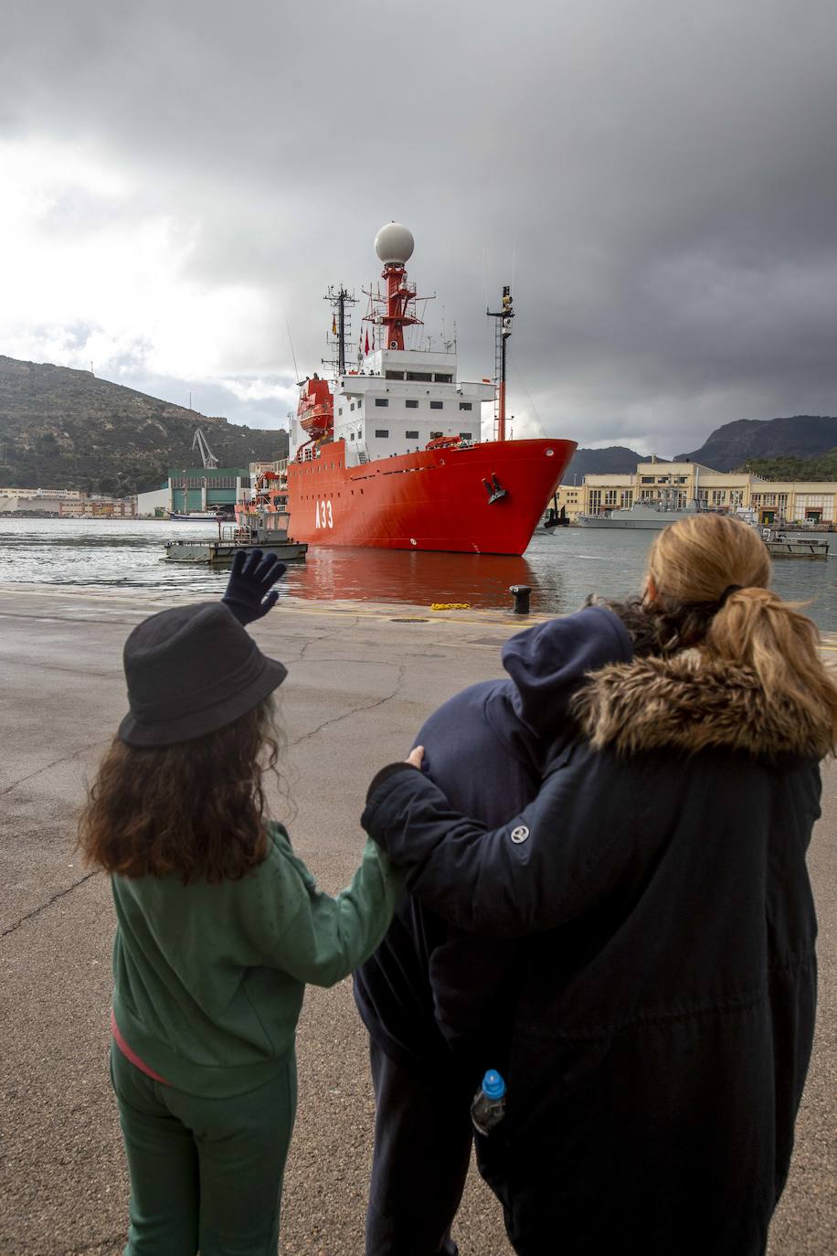 Fotos: El &#039;Hespérides&#039; zarpa desde el arsenal de Cartagena hacia la Antártida en &#039;modo burbuja&#039;