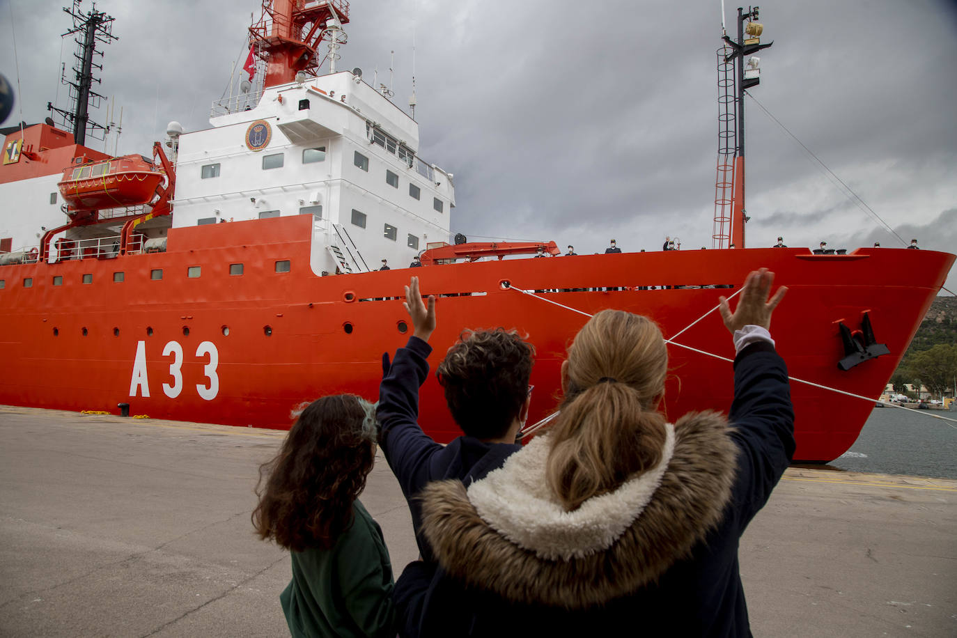 Fotos: El &#039;Hespérides&#039; zarpa desde el arsenal de Cartagena hacia la Antártida en &#039;modo burbuja&#039;