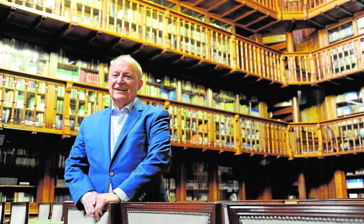 El historiador, jesuita y escritor vasco Fernando García de Cortázar. 