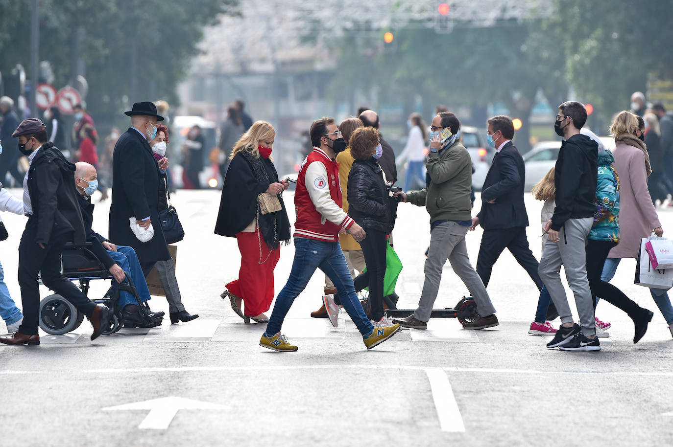 Fotos: Las mascarillas vuelven a las calles de la Región de Murcia por Navidad