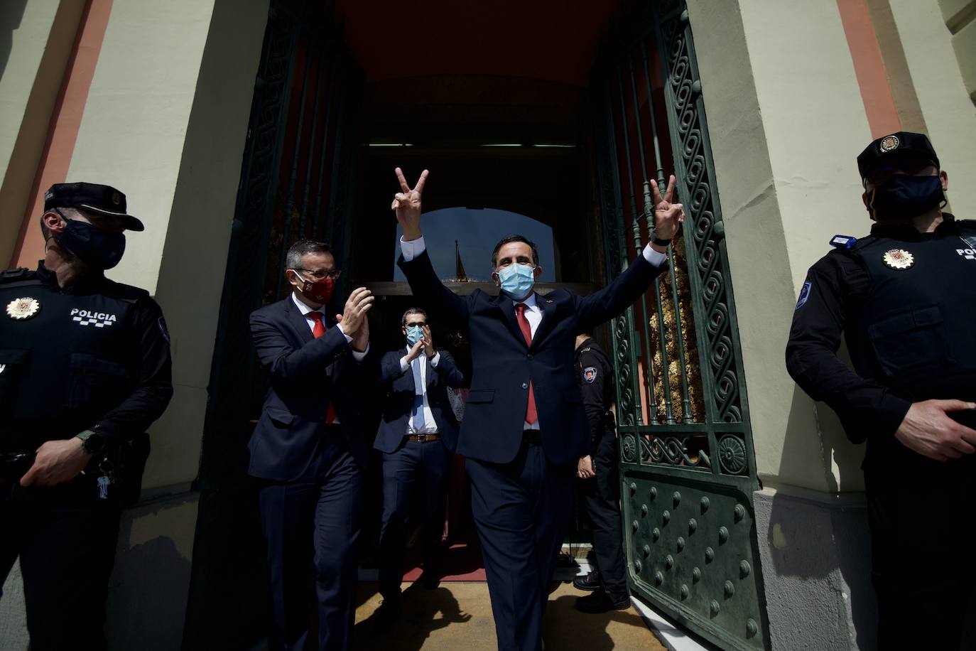 25/03/2021. El PSOE recupera el bastón de mando en el Ayuntamiento de Murcia después de 26 años. El médico José Antonio Serrano se convierte en nuevo alcalde de Murcia tras la moción de censura que acabó dando el bastón de mando de la capital al PSOE después de 26 años, con el apoyo de Cs y Podemos. | NACHO GARCÍA