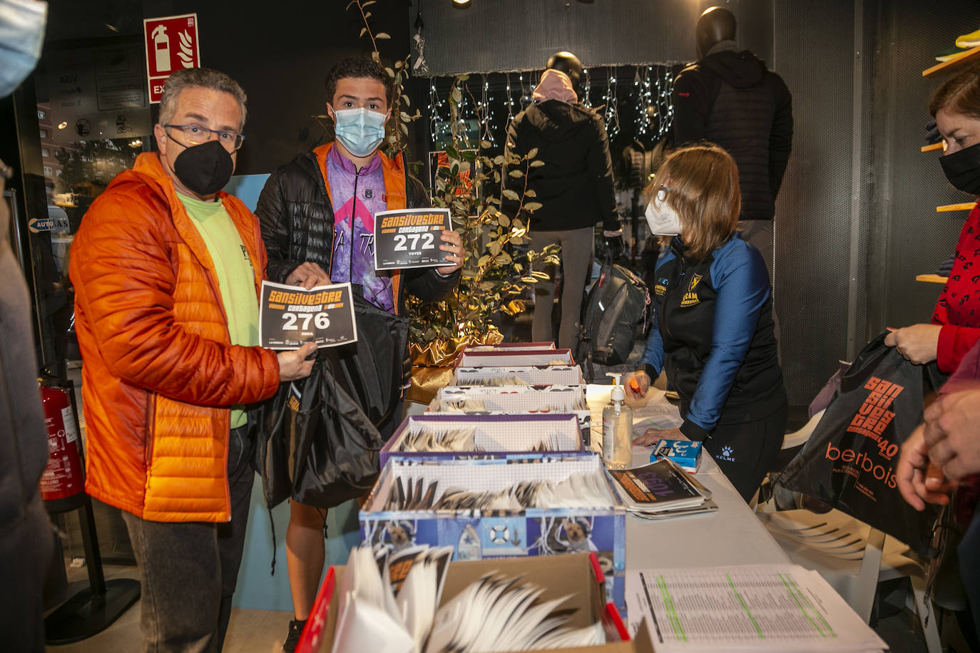 Fotos: Recogida de dorsales de la San Silvestre de Cartagena