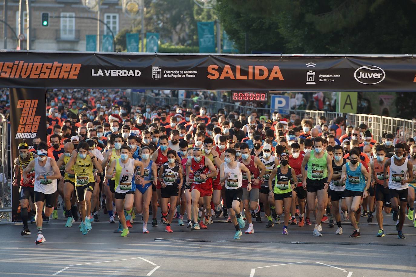 Fotos: Salida de la San Silvestre de Murcia 2021