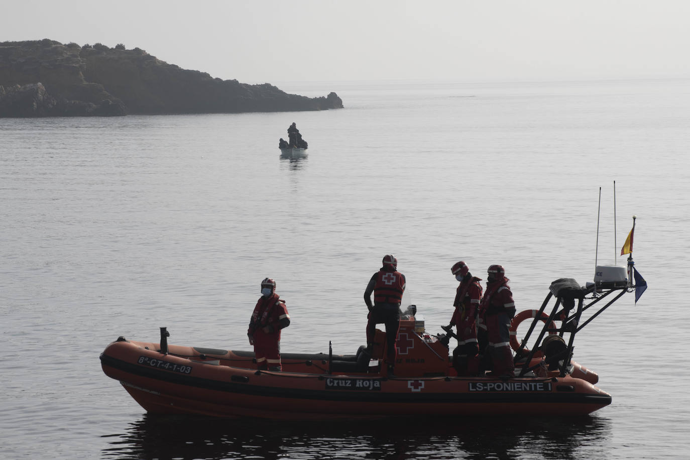 Fotos: Una patera con diez personas a bordo llega a Isla Plana, en Cartagena