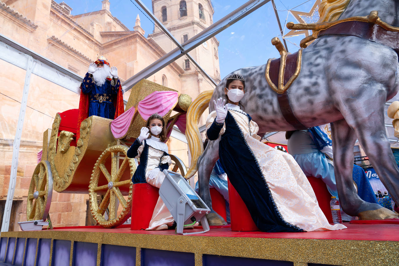 Fotos: Cabalgata de los Reyes Magos estática en la plaza de España de Lorca