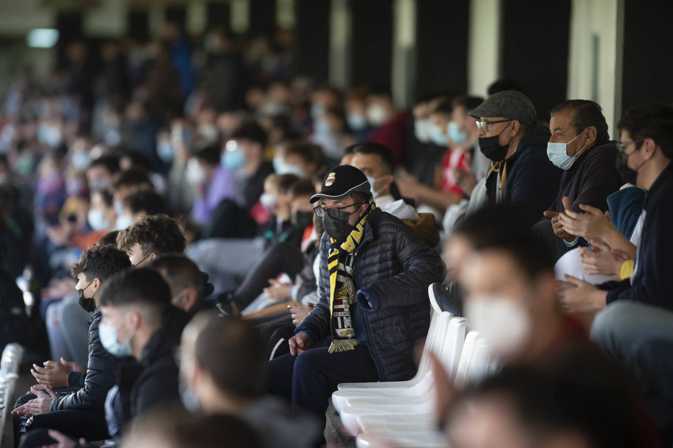 Fotos: Medio millar de fieles arropan al Cartagena en el último entrenamiento