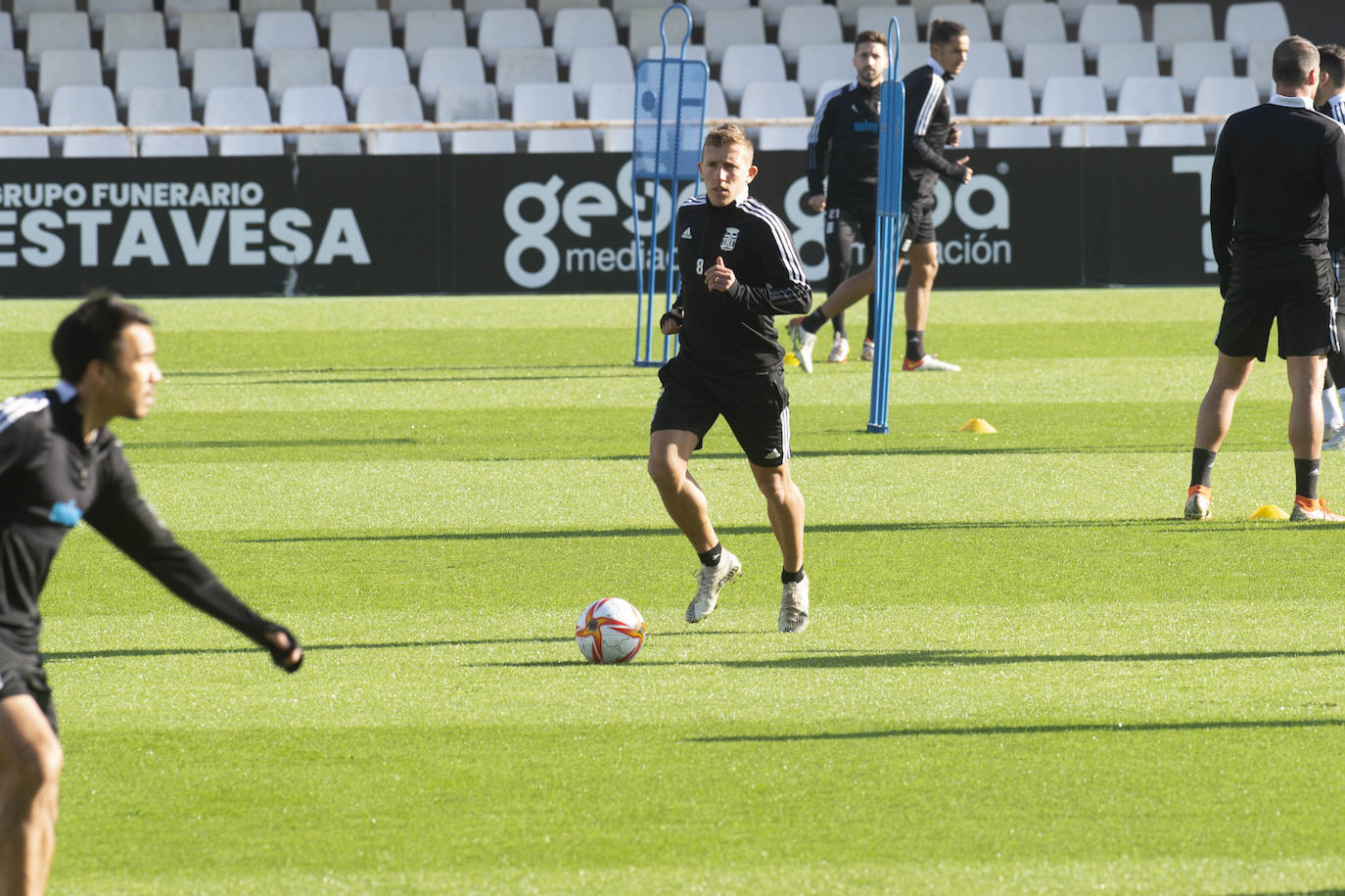 Fotos: Medio millar de fieles arropan al Cartagena en el último entrenamiento