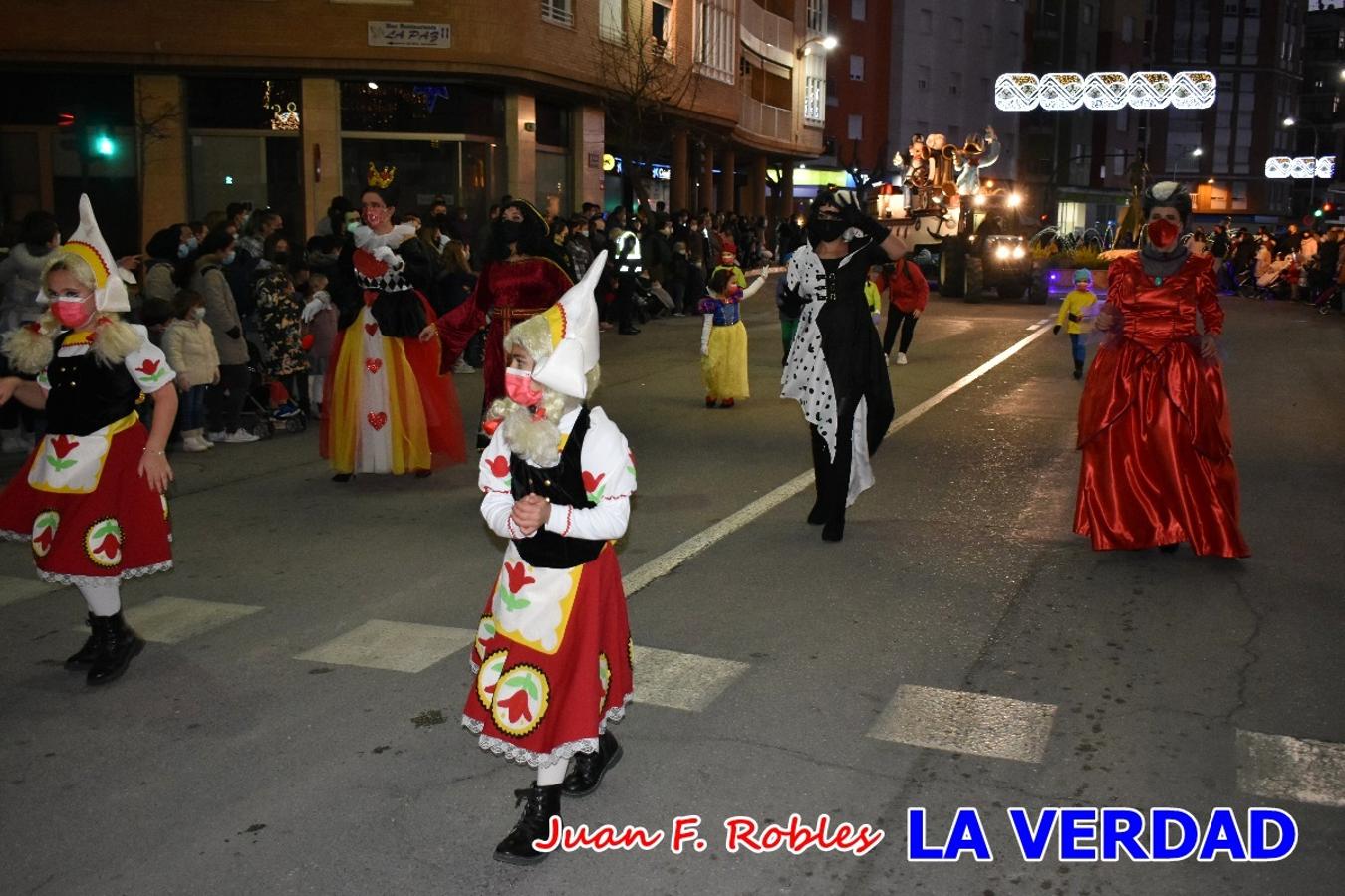 El Cortejo Real que precedía a las carrozas del Melchor, Gaspar y Baltasar, estaba compuesto por distintas carrozas, espectáculos musicales y personajes de fantasía. La Policía Local y el Cuerpo de Bomberos abrieron el recorrido, seguidos de Dafne Dance Academy, Goofy & Donald, Club Gymca VeraCruz, La Sirenita, Academia de Baile EDIG, Pinocho, Escuela de Baile de la Concejalía de Deportes, Las Mariposas, Escuela de Baile Ana, La Bella y la Bestia, la Guardia de Darth Vader y la Banda de Música La Compañía.